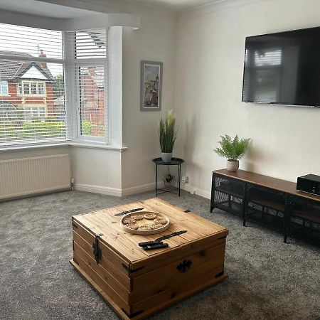 Light And Spacious Highcross Apartment Poulton-le-Fylde Extérieur photo