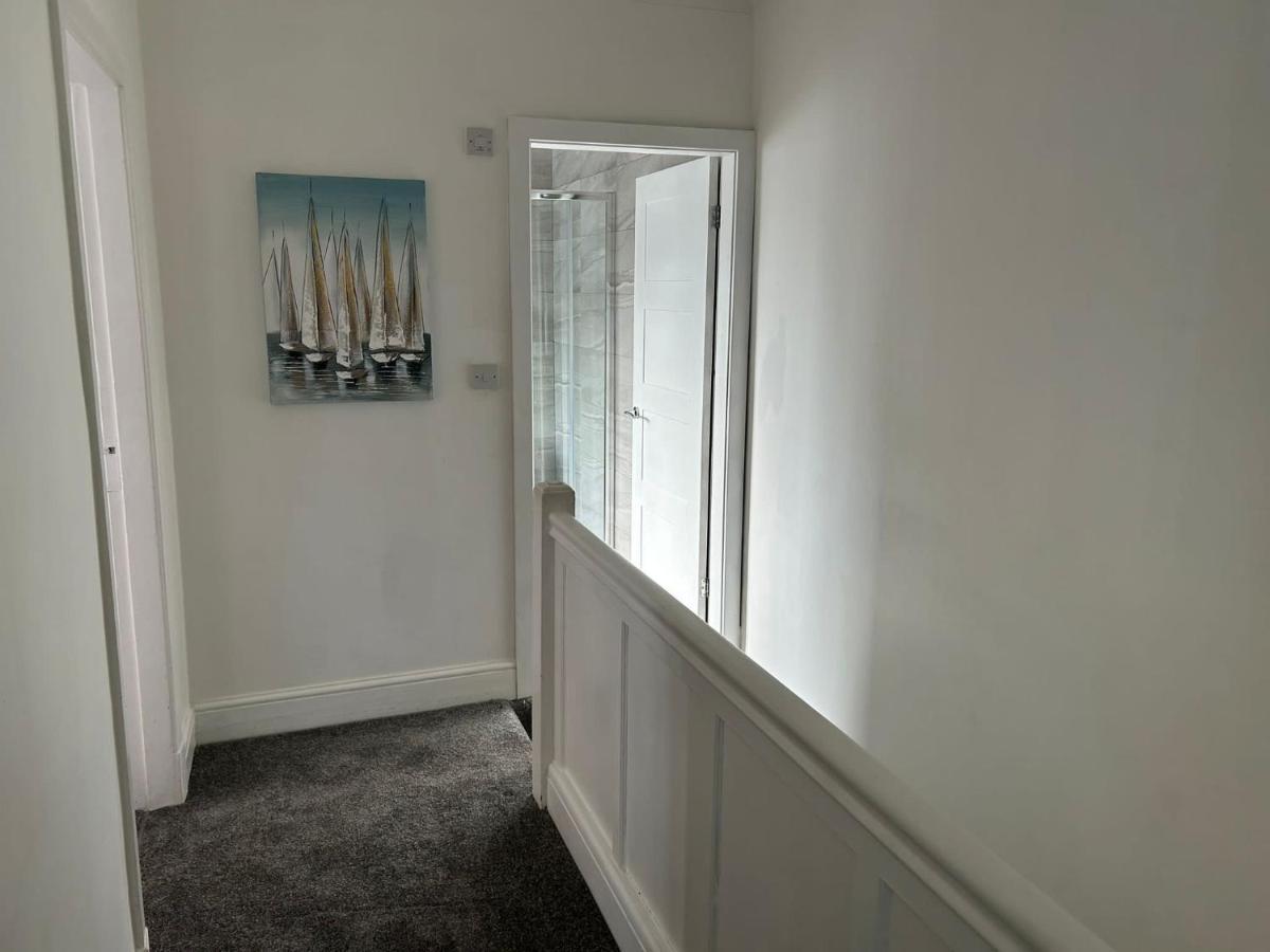Light And Spacious Highcross Apartment Poulton-le-Fylde Extérieur photo