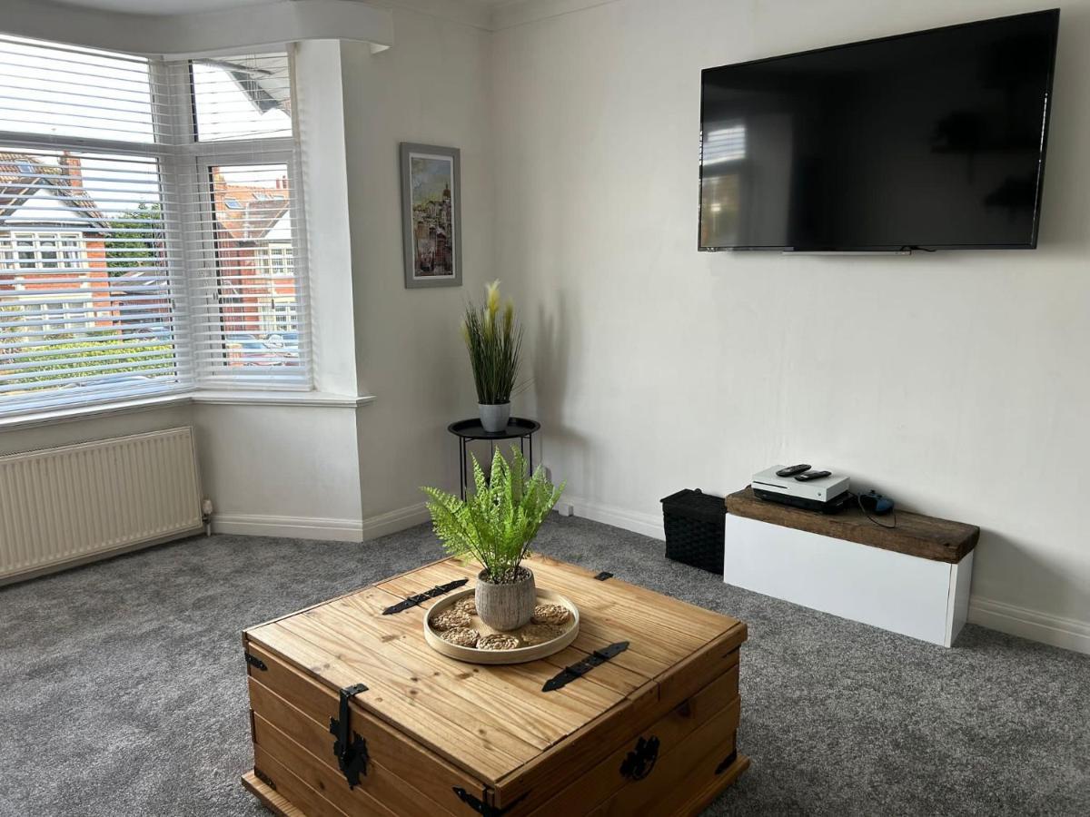 Light And Spacious Highcross Apartment Poulton-le-Fylde Extérieur photo