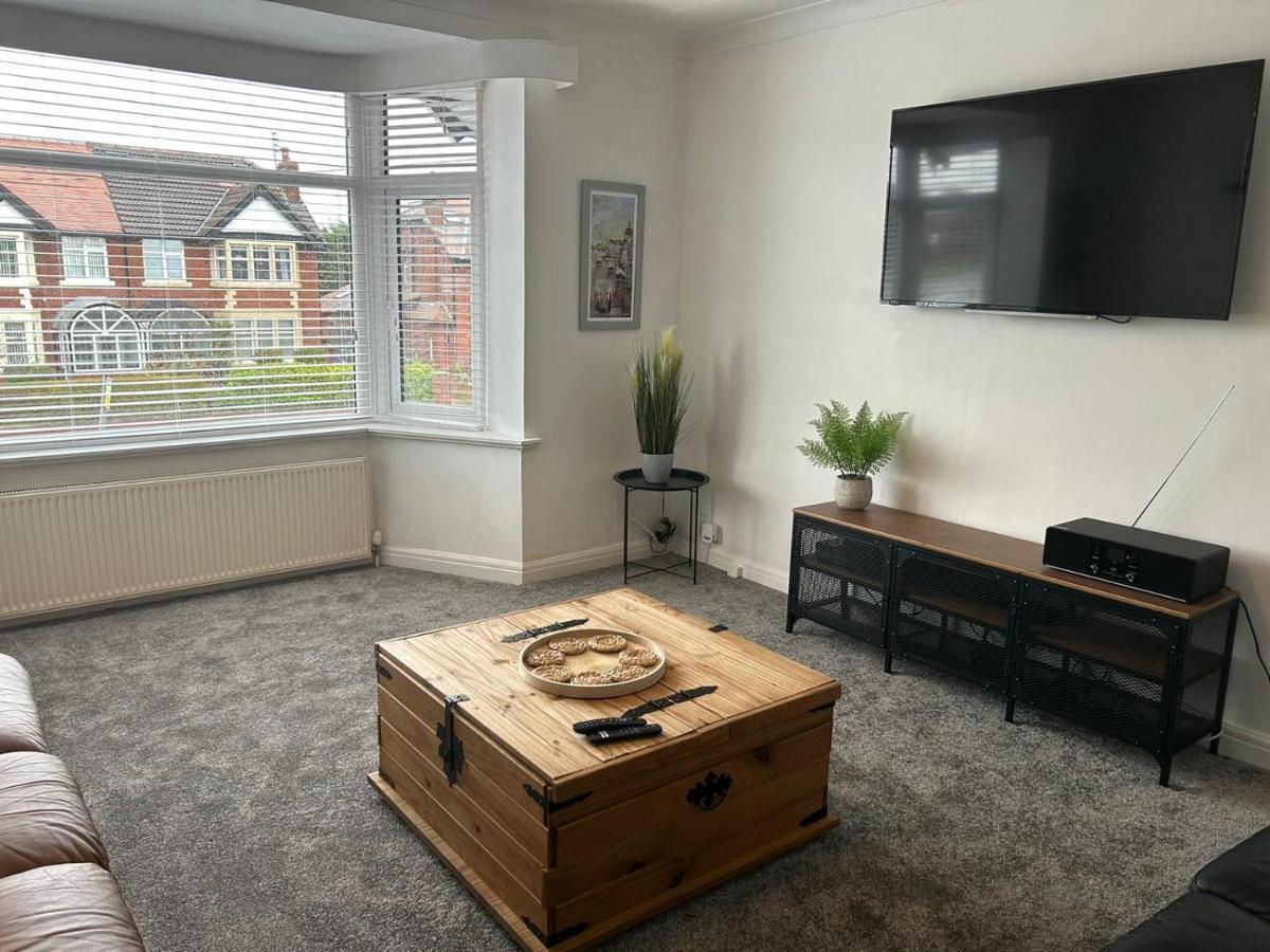 Light And Spacious Highcross Apartment Poulton-le-Fylde Extérieur photo