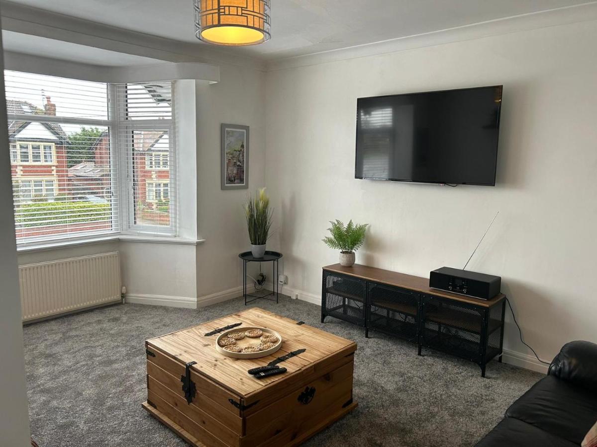 Light And Spacious Highcross Apartment Poulton-le-Fylde Extérieur photo