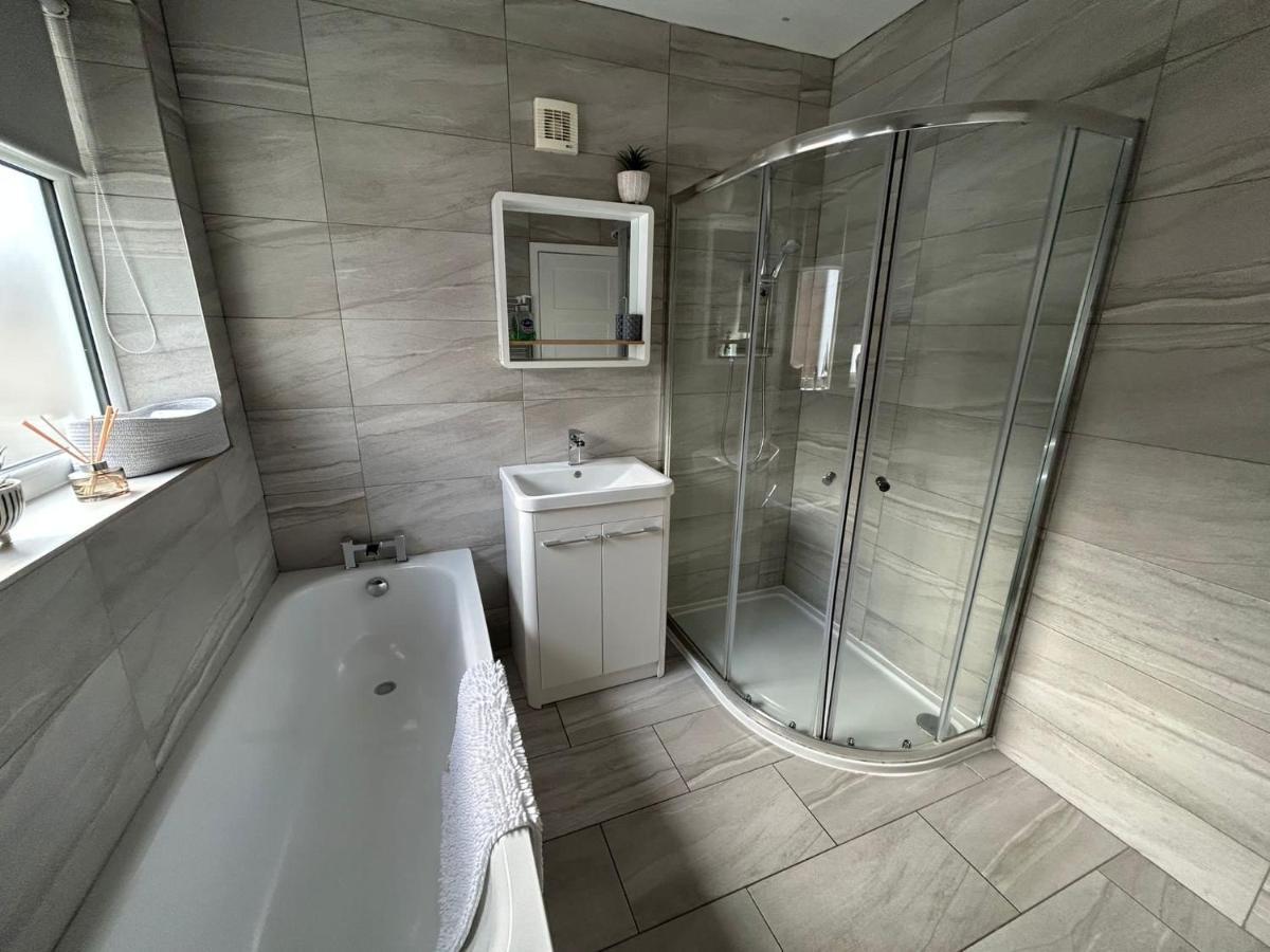 Light And Spacious Highcross Apartment Poulton-le-Fylde Extérieur photo